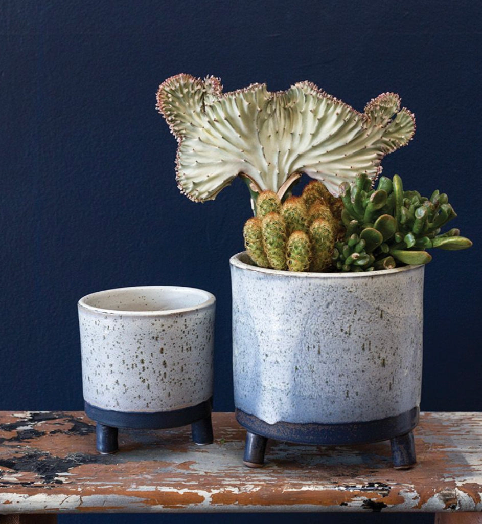 Lova Footed Pot
